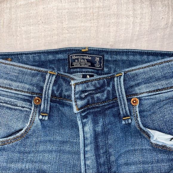 Abercrombie and Fitch High Rise Jeans - Picture 2 of 9